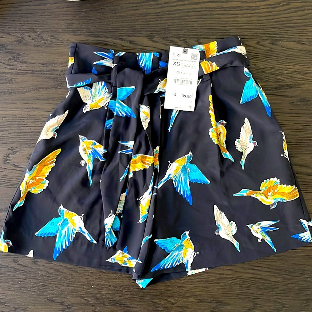 Zara new high waisted shorts parrot print